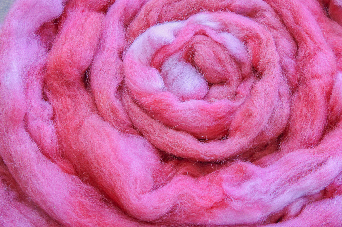 Corriedale Cross hand dyed roving, combed top - 4 oz