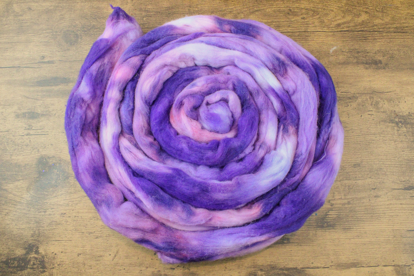 Targhee hand dyed roving, combed top - 4 oz