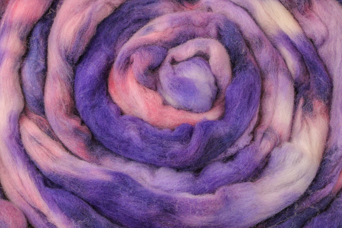 Targhee hand dyed roving, combed top - 4 oz