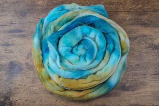 Merino hand dyed roving, combed top - 4 oz