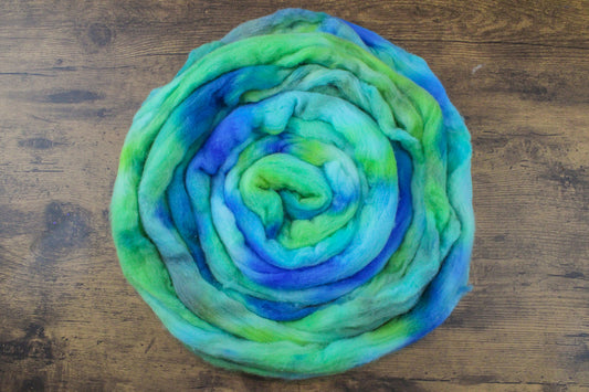 Merino hand dyed roving, combed top - 4 oz