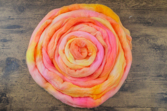 Merino hand dyed roving, combed top - 4 oz