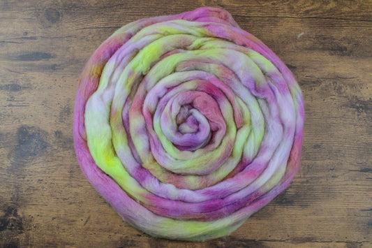 Merino hand dyed roving, combed top - 4 oz