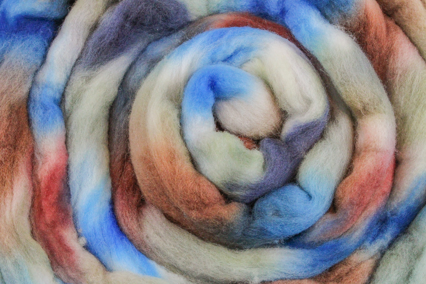 Merino hand dyed roving, combed top - 4 oz
