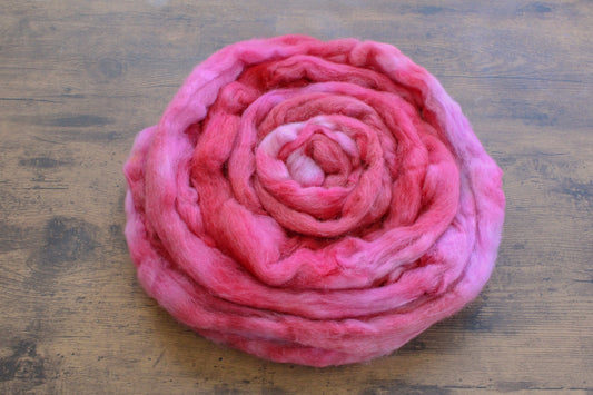Corriedale Cross hand dyed roving, combed top - 4 oz