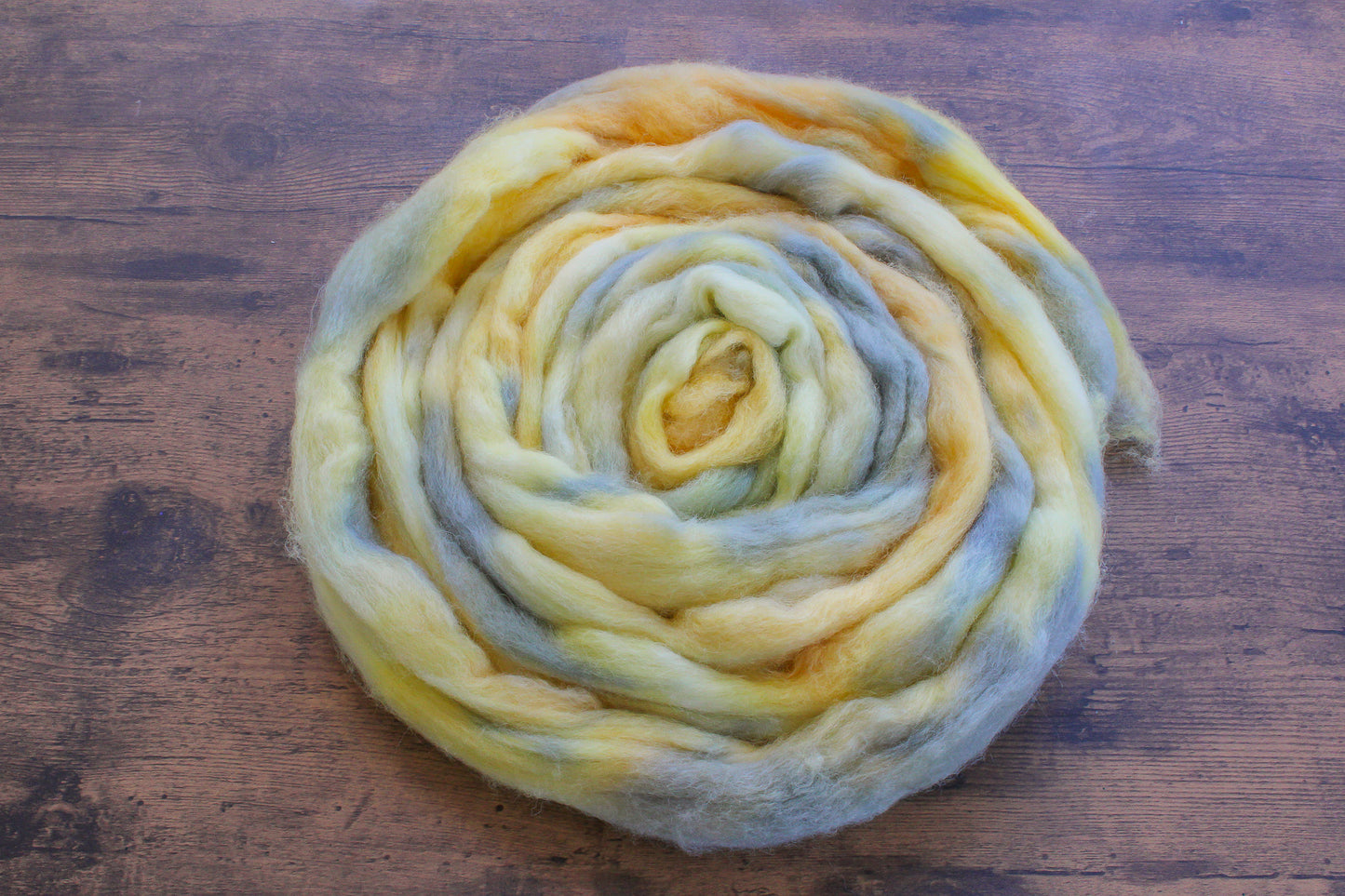 Corriedale Cross hand dyed roving, combed top - 4 oz