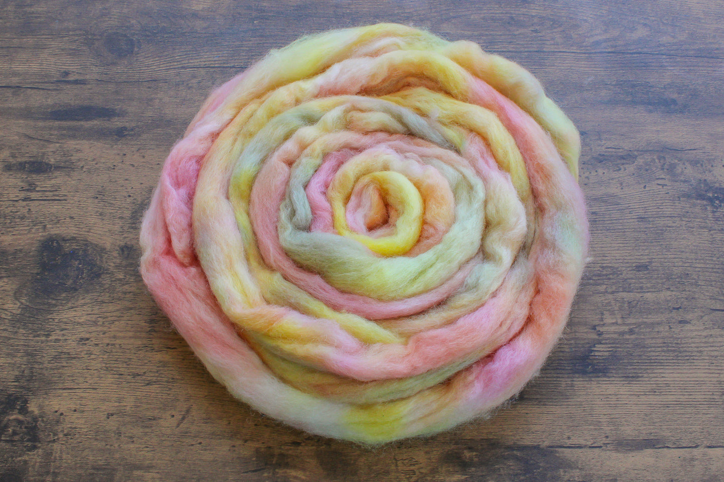 Corriedale Cross hand dyed roving, combed top - 4 oz