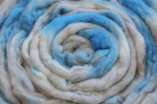 Corriedale Cross hand dyed roving, combed top - 4 oz